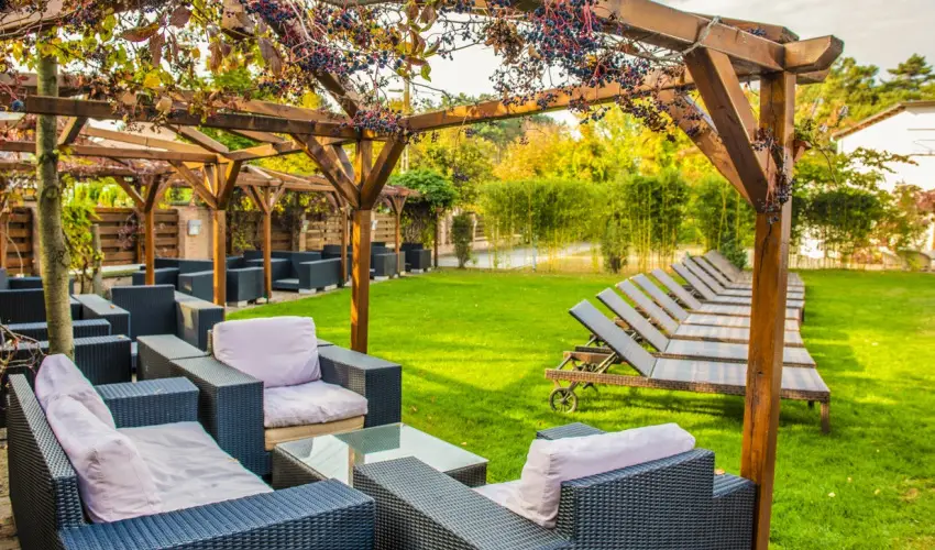 Residence Hotel Balaton Si�fok - M�rcius 15. 