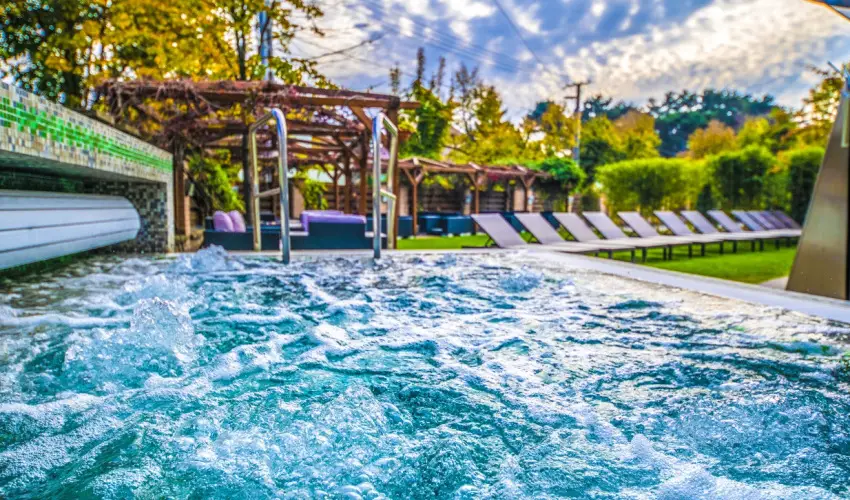 Residence Hotel Balaton Si�fok - M�rcius 15. 
