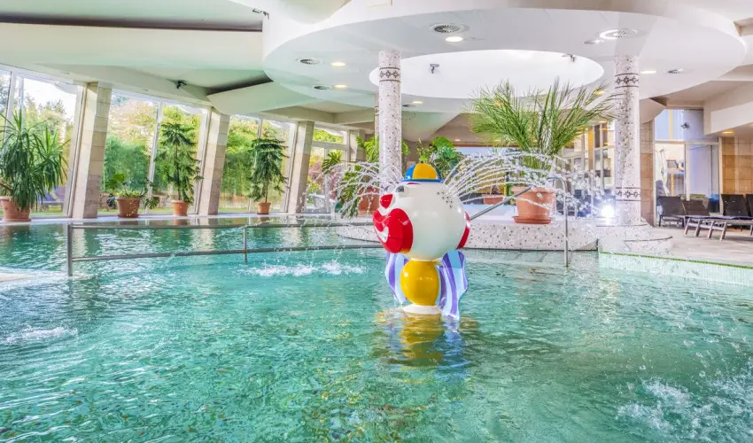 Residence Hotel Balaton Si�fok - M�rcius 15. 