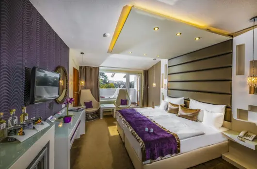 Residence Hotel Balaton - M�rcius 15. 