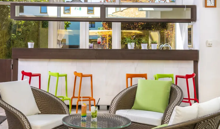 Residence Hotel Balaton Si�fok - M�rcius 15. 