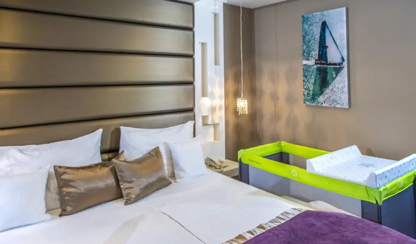Residence Hotel Balaton Si�fok - M�rcius 15. 
