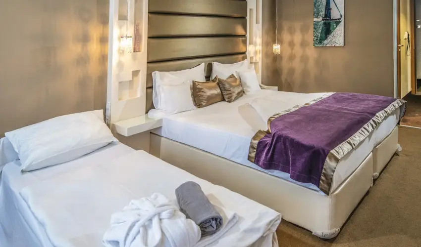 Residence Hotel Balaton Si�fok - M�rcius 15. 