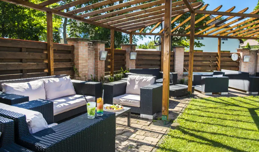 Residence Hotel Balaton Si�fok - M�rcius 15. 