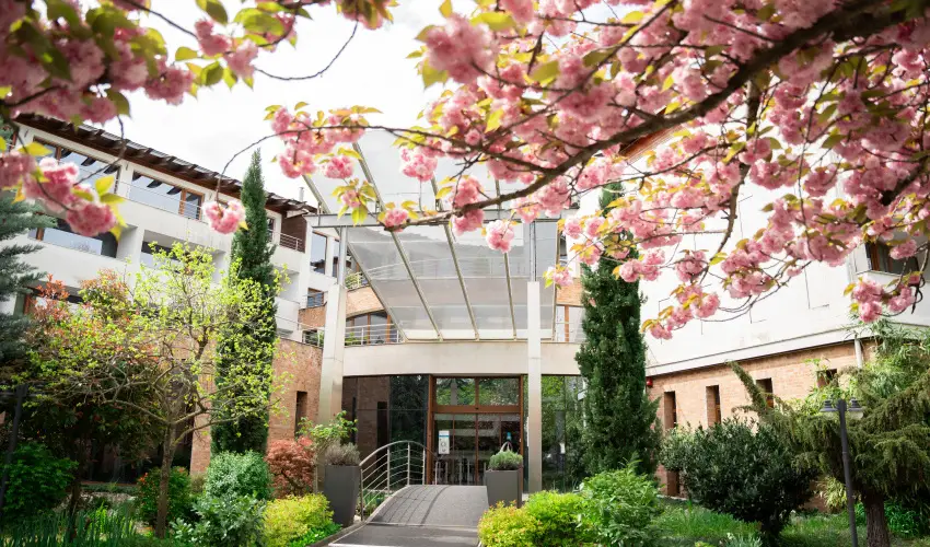 Residence Hotel Balaton Si�fok - M�rcius 15. 