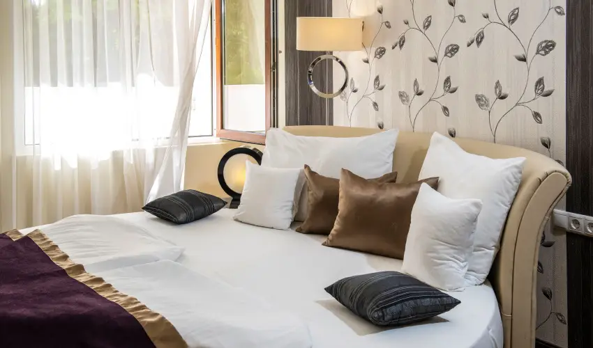 Residence Hotel Balaton Si�fok - M�rcius 15. 