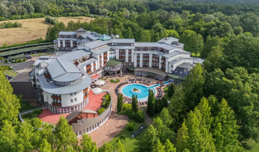 Lotus Therme Hotel & Spa H�v�z - M�rcius 15. (min. 3 �j)