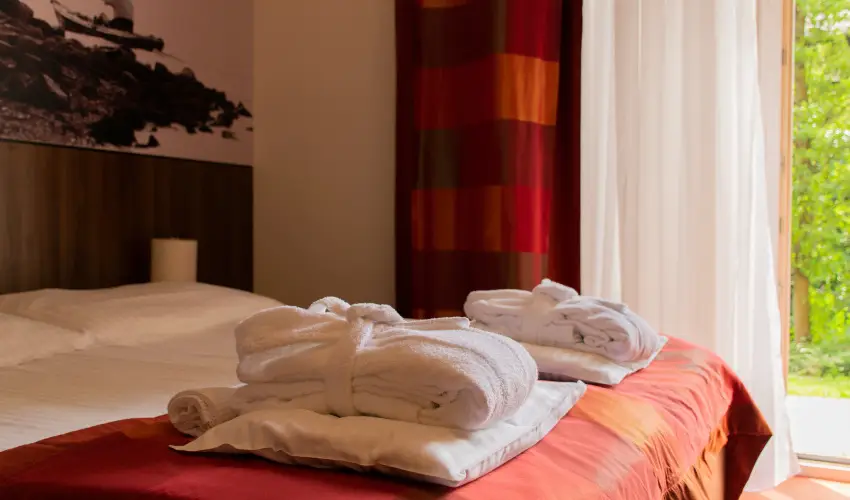 Royal Club Hotel Visegr�d - M�rcius 15.  (min. 2 �j)