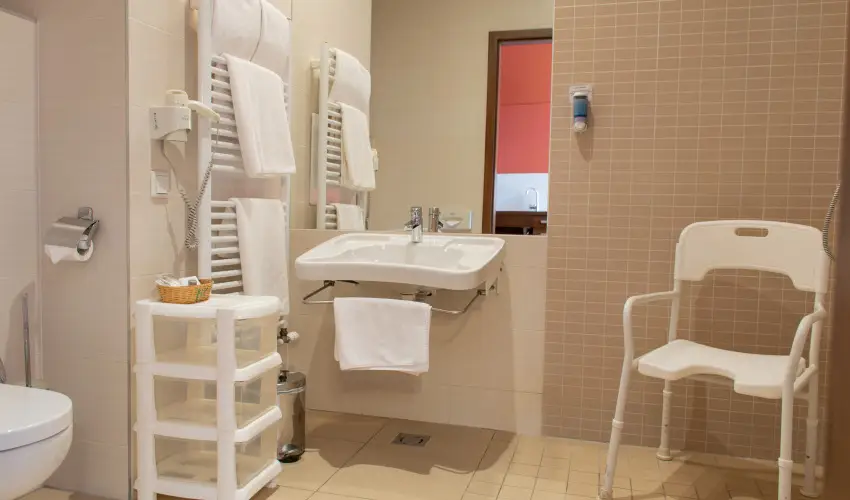 Royal Club Hotel Visegr�d - M�rcius 15.  (min. 2 �j)