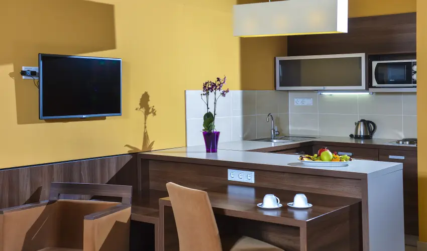 Royal Club Hotel Visegr�d - M�rcius 15.  (min. 2 �j)