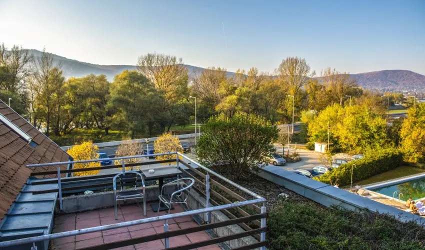 Royal Club Hotel Visegr�d - M�rcius 15.  (min. 2 �j)