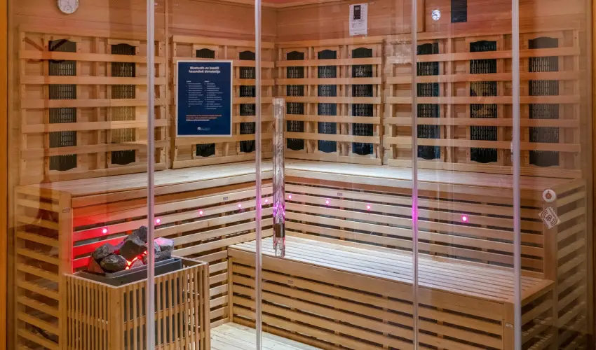 Royal Club Hotel Visegr�d - M�rcius 15.  (min. 2 �j)
