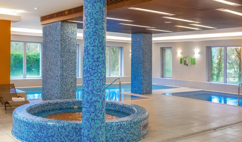Royal Club Hotel Visegr�d - M�rcius 15.  (min. 2 �j)