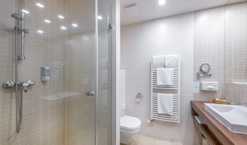 Royal Club Hotel Visegr�d - M�rcius 15.  (min. 2 �j)