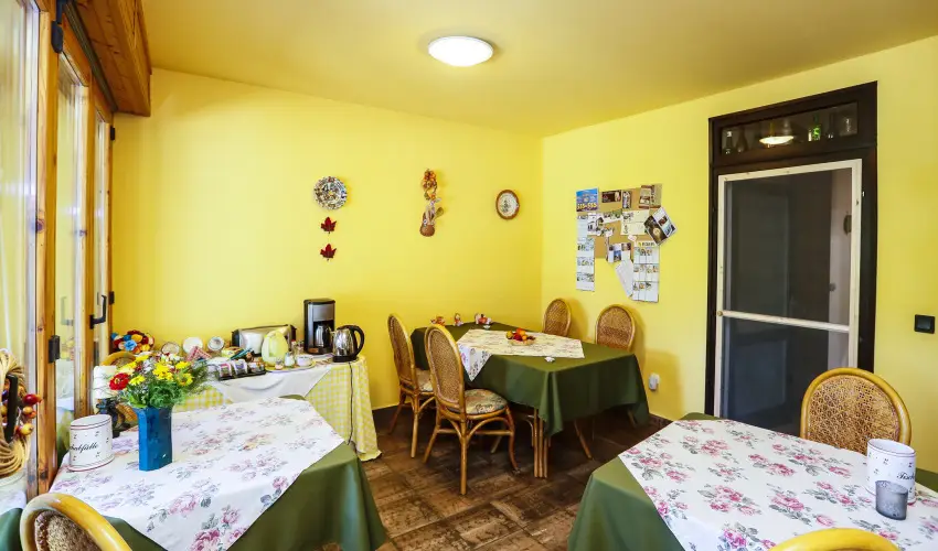 Siesta Vend�gh�z Eger - M�rcius 15. (min. 2 �j)