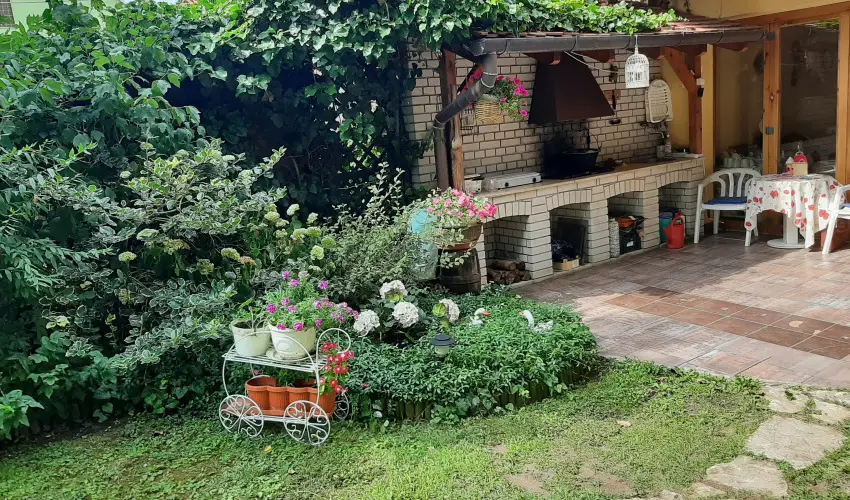 Siesta Vend�gh�z Eger - M�rcius 15. (min. 2 �j)