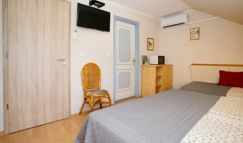 Siesta Vend�gh�z Eger - M�rcius 15. (min. 2 �j)