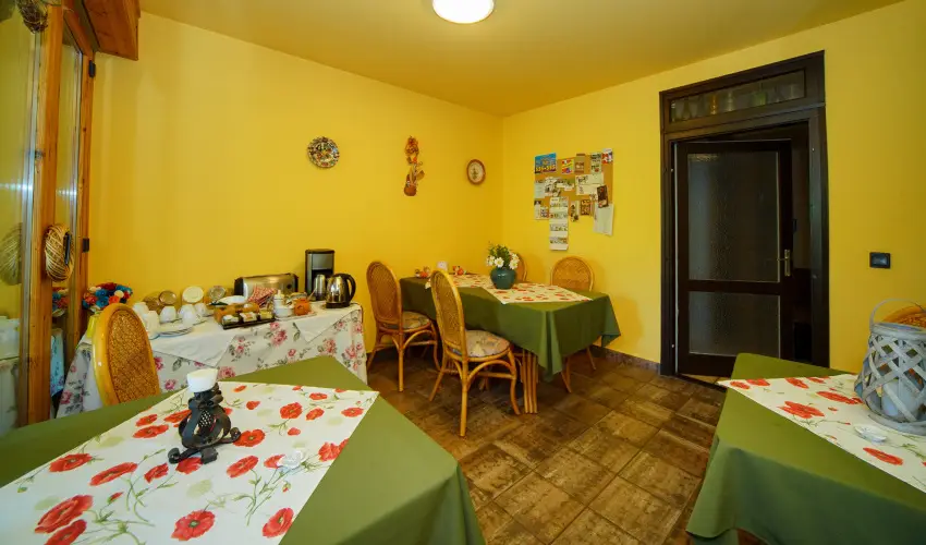 Siesta Vend�gh�z Eger - M�rcius 15. (min. 2 �j)