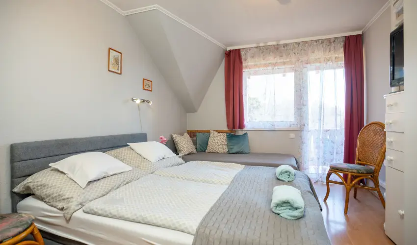 Siesta Vend�gh�z Eger - M�rcius 15. (min. 2 �j)