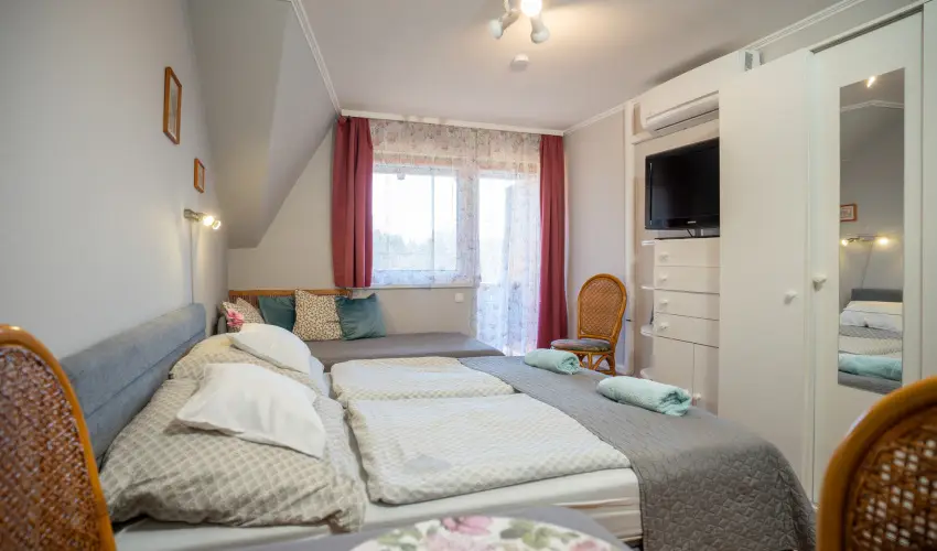Siesta Vend�gh�z Eger - M�rcius 15. (min. 2 �j)