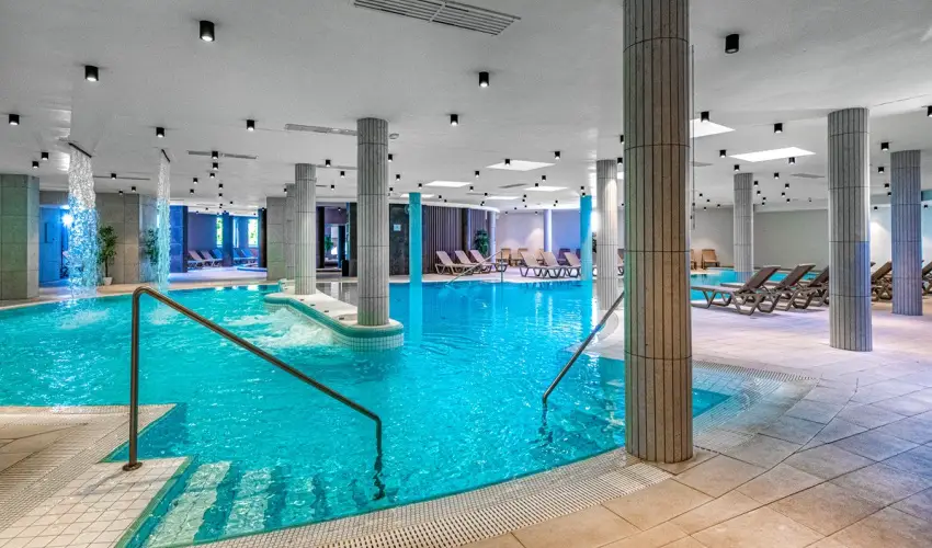 Ambient Hotel & ThermalSPA**** Sikonda - M�rcius 15. (min. 2 �j)