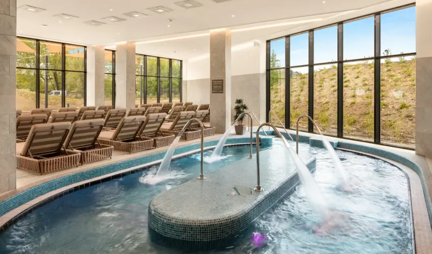 Sirius Hotel Keszthely - M�rcius 15. (min. 3 �j)