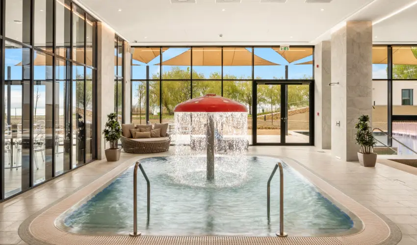 Sirius Hotel Keszthely - M�rcius 15. (min. 3 �j)