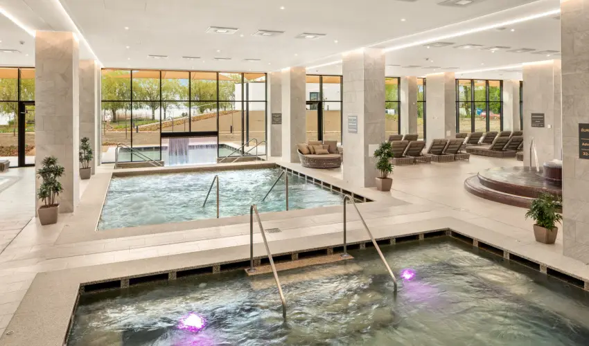 Sirius Hotel Keszthely - M�rcius 15. (min. 3 �j)