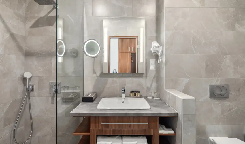 Sirius Hotel Keszthely - M�rcius 15. (min. 3 �j)