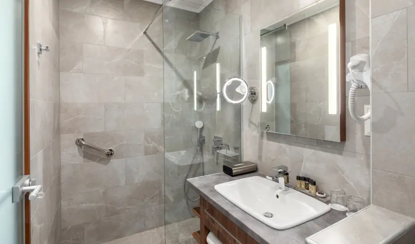 Sirius Hotel Keszthely - M�rcius 15. (min. 3 �j)