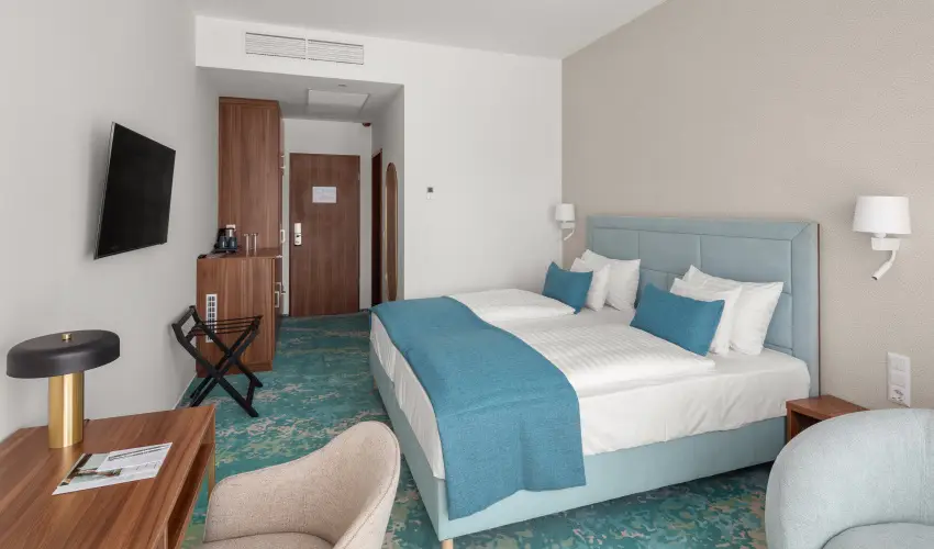Sirius Hotel Keszthely - M�rcius 15. (min. 3 �j)