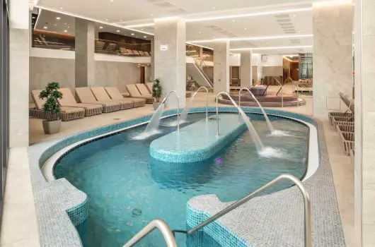 Sirius Hotel - M�rcius 15. (min. 3 �j)