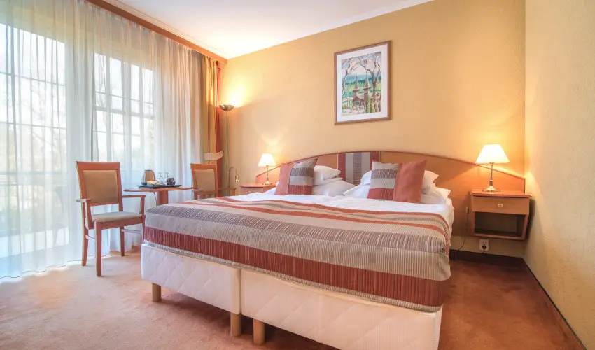 Hotel Spa H�v�z H�v�z - M�rcius 15. (min. 2 �j)