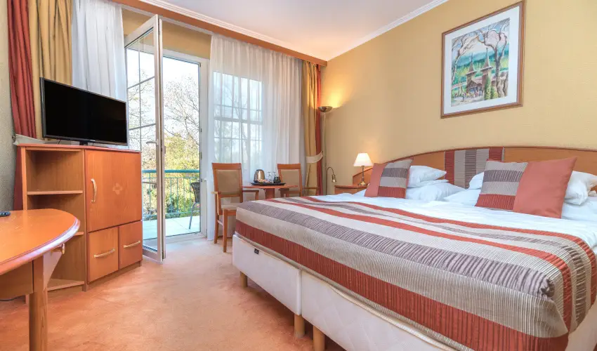 Hotel Spa H�v�z H�v�z - M�rcius 15. (min. 2 �j)