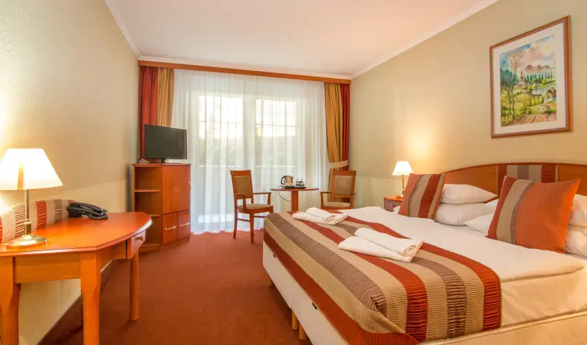 Hotel Spa H�v�z H�v�z - M�rcius 15. (min. 2 �j)