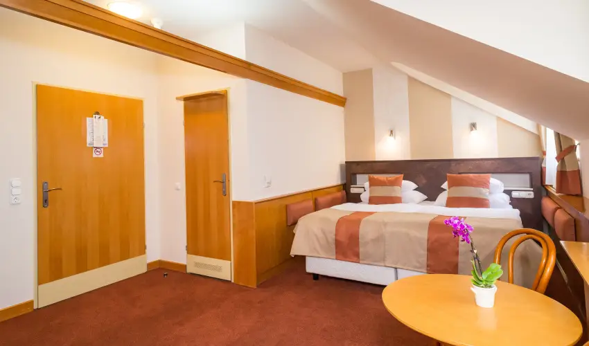 Hotel Spa H�v�z H�v�z - M�rcius 15. (min. 2 �j)