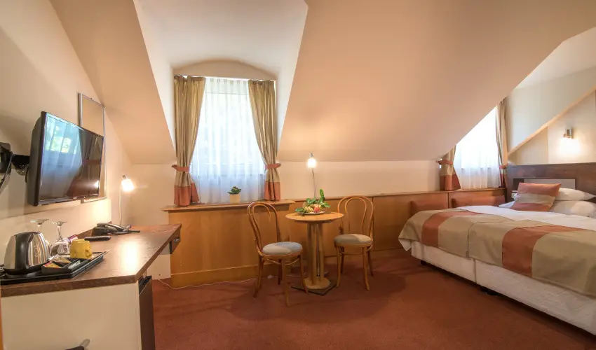 Hotel Spa H�v�z H�v�z - M�rcius 15. (min. 2 �j)