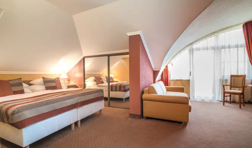 Hotel Spa H�v�z H�v�z - M�rcius 15. (min. 2 �j)