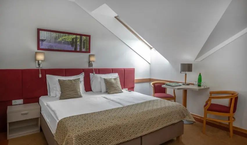 Szalajka Liget Hotel �s Apartmanh�zak Szilv�sv�rad - M�rcius 15. (min. 2 �j)