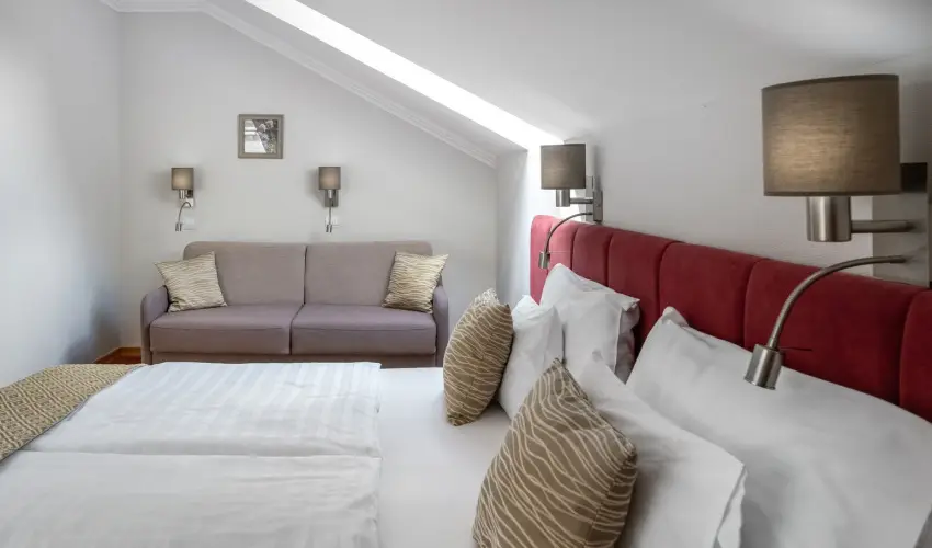 Szalajka Liget Hotel �s Apartmanh�zak Szilv�sv�rad - M�rcius 15. (min. 2 �j)