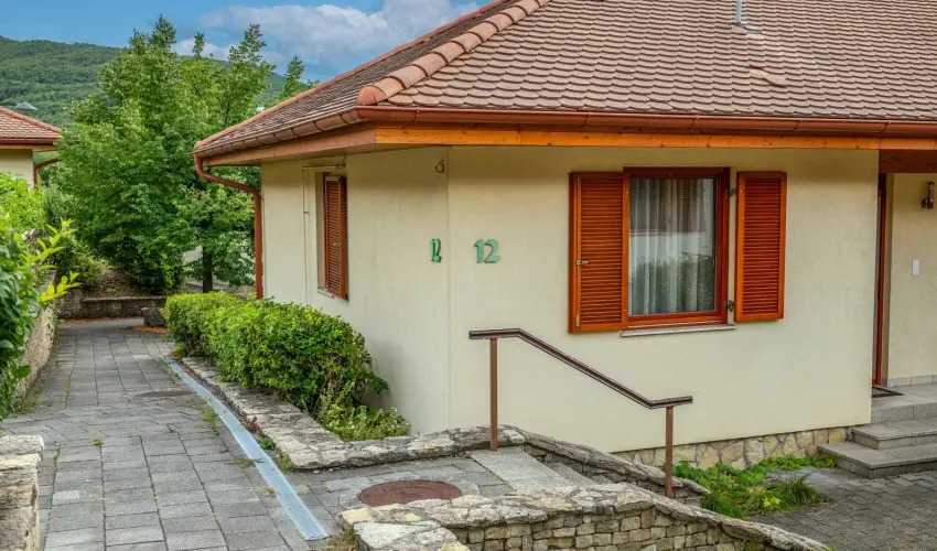 Szalajka Liget Hotel �s Apartmanh�zak Szilv�sv�rad - M�rcius 15. (min. 2 �j)