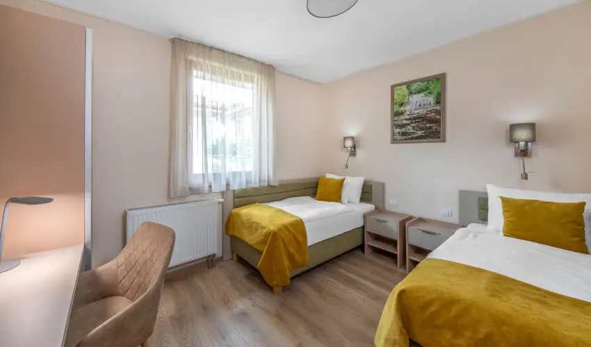 Szalajka Liget Hotel �s Apartmanh�zak Szilv�sv�rad - M�rcius 15. (min. 2 �j)