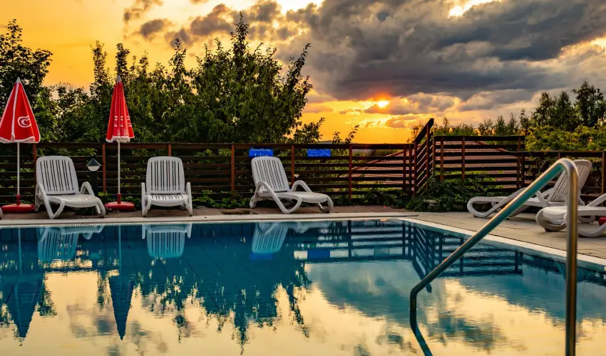 Szalajka Liget Hotel �s Apartmanh�zak Szilv�sv�rad - M�rcius 15. (min. 2 �j)