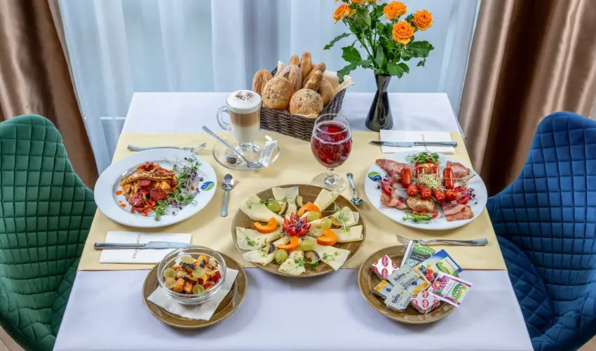 Szalajka Liget Hotel �s Apartmanh�zak Szilv�sv�rad - M�rcius 15. (min. 2 �j)