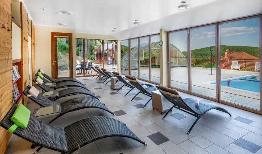 Szalajka Liget Hotel �s Apartmanh�zak Szilv�sv�rad - M�rcius 15. (min. 2 �j)