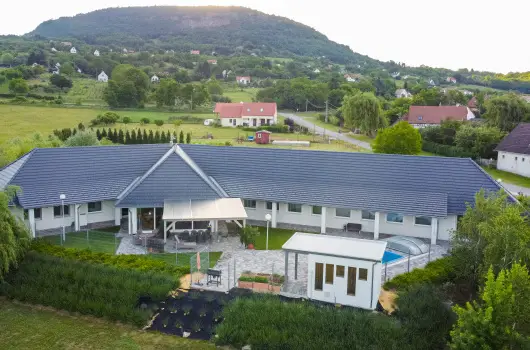 Szent Gy�rgy-hegy Residence - M�rcius 15.