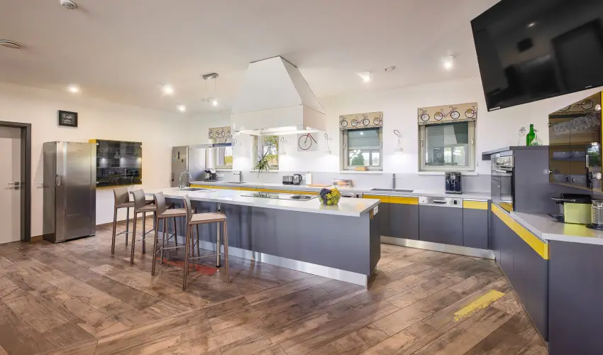 Szent Gy�rgy-hegy Residence Hegymagas - M�rcius 15.