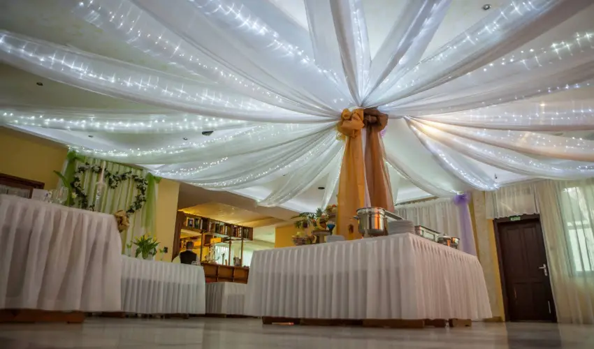 Szt�r Motel �s �tterem Balassagyarmat - M�rcius 15. 