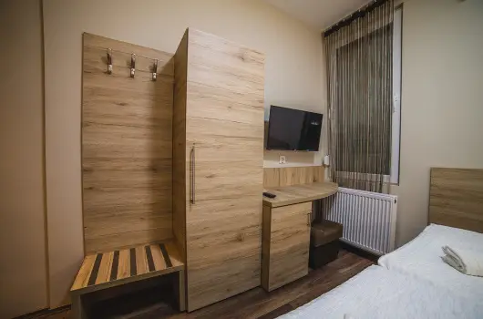 Szt�r Motel �s �tterem - M�rcius 15. 