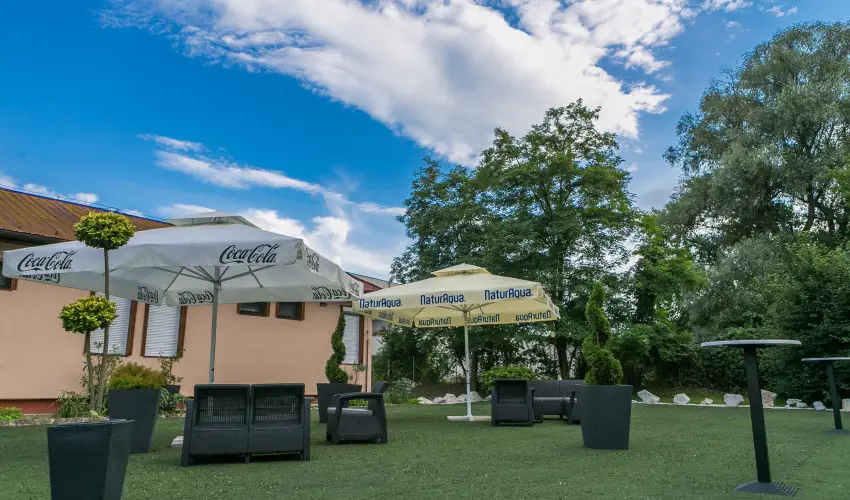 Szt�r Motel �s �tterem Balassagyarmat - M�rcius 15. 